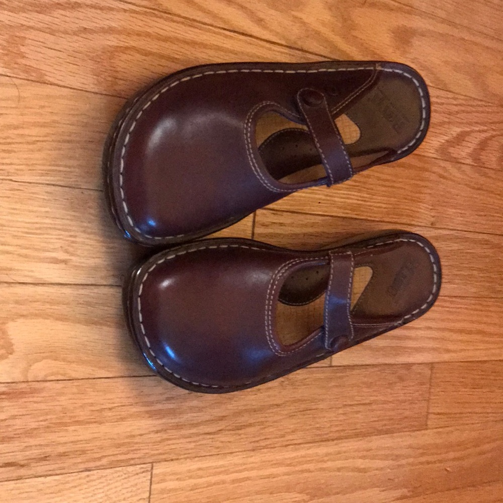 Born leather mules